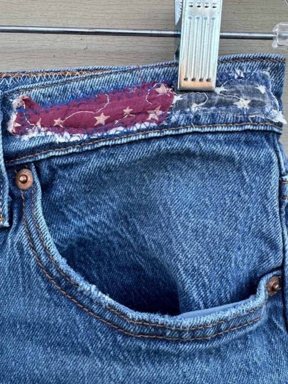 Levis 501 appliqué cut off shorts 28” patriotic Americans women’s - Picture 7 of 10